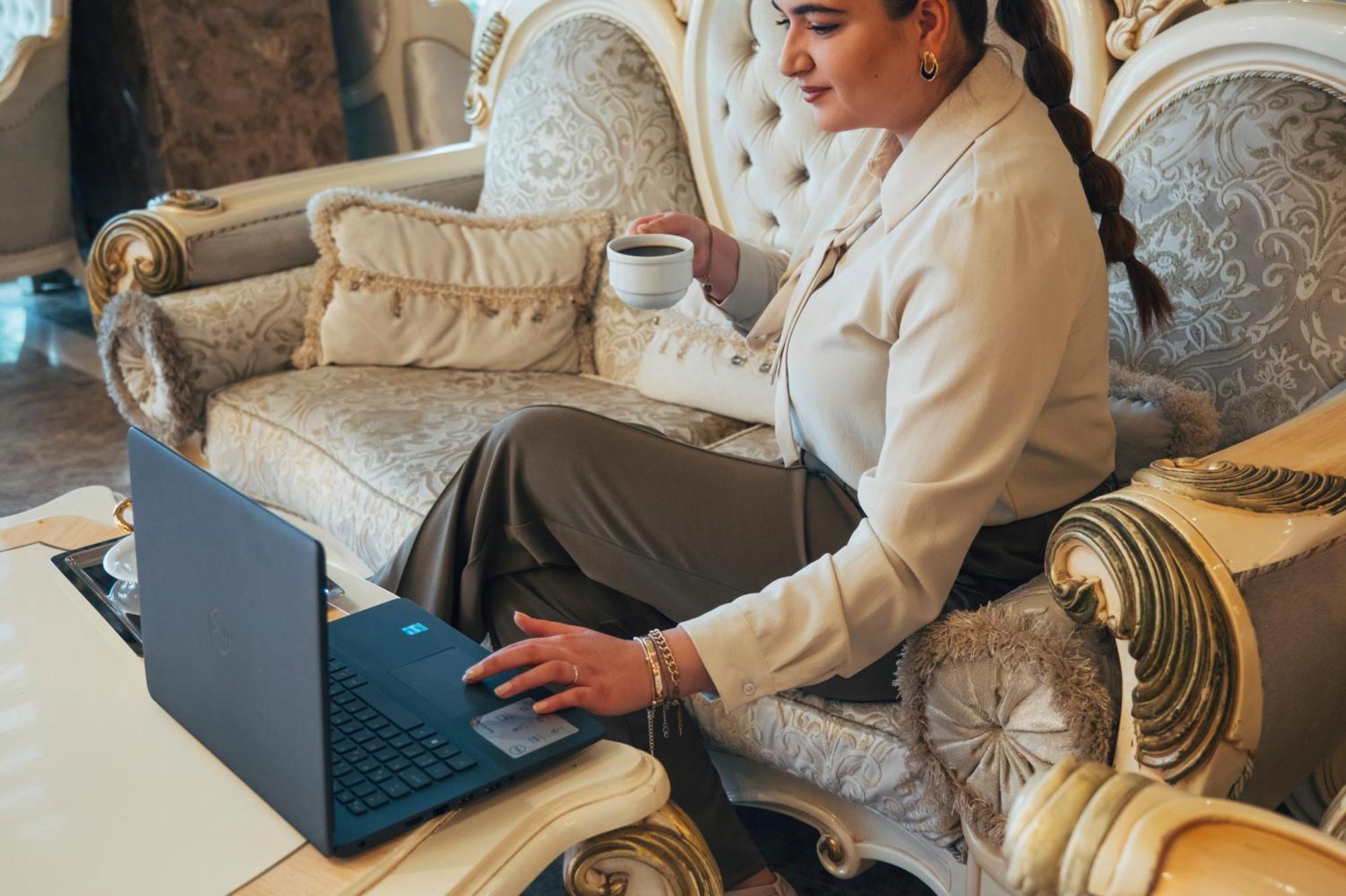 Royal Mersin Otel Екстериор снимка