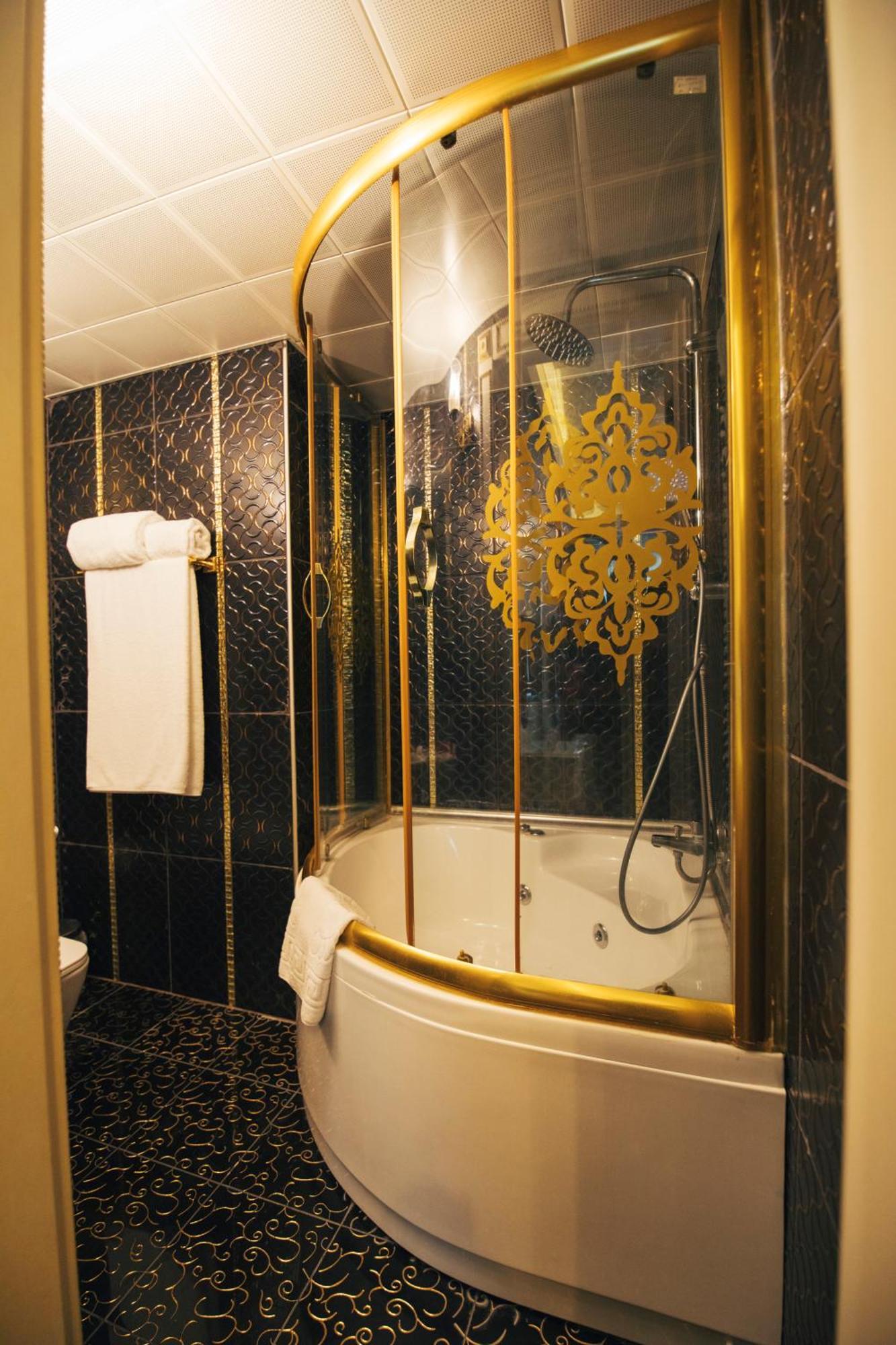 Royal Mersin Otel Екстериор снимка
