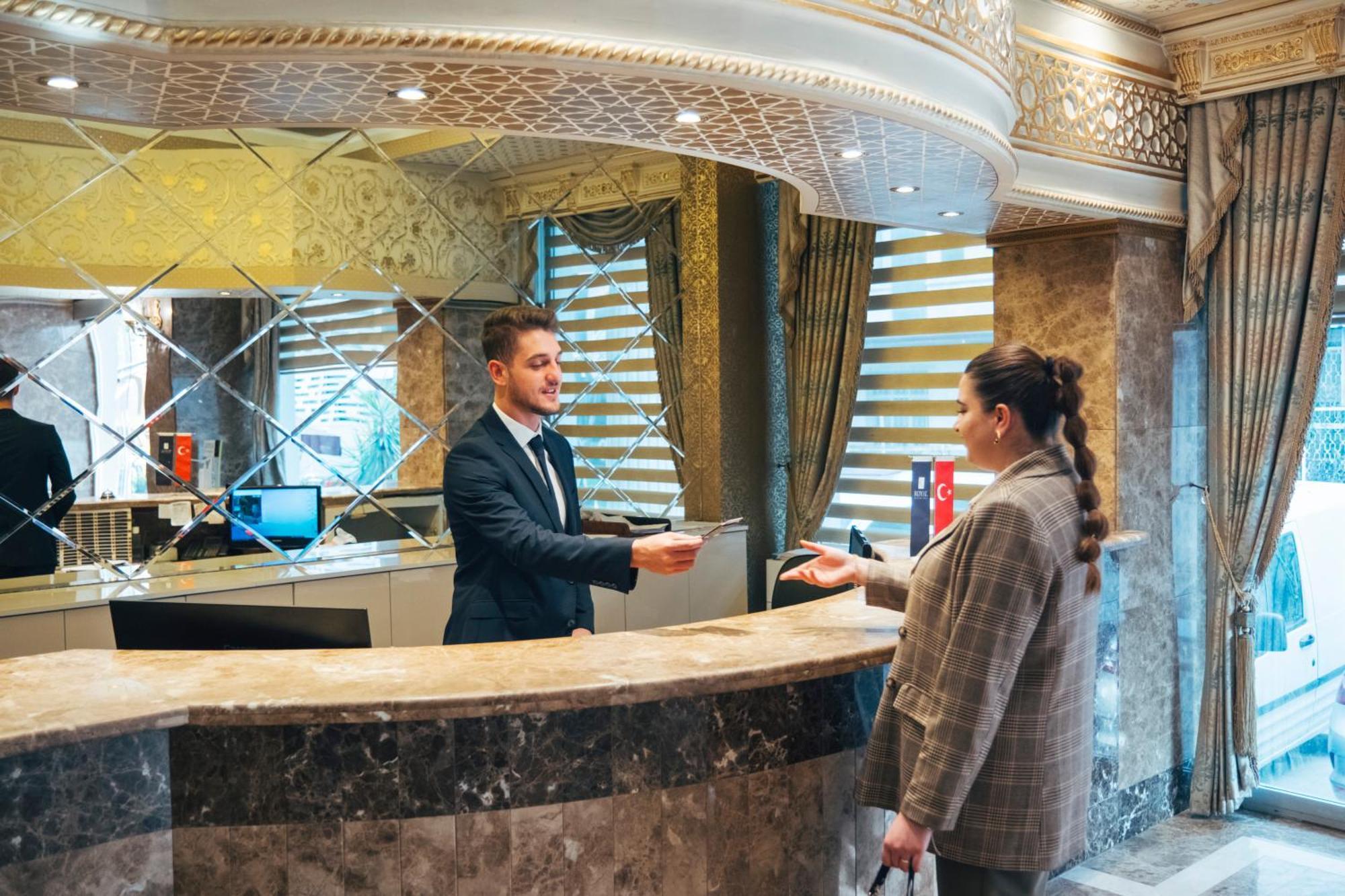 Royal Mersin Otel Екстериор снимка
